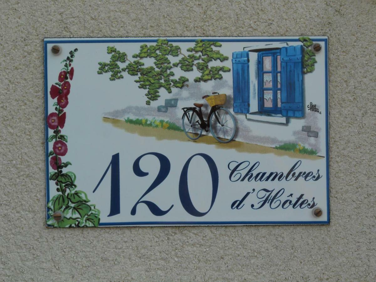 Bed and Breakfast La Roche bleue à Saint-Laurent-de-la-Prée Extérieur photo